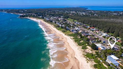 'The Sea Shell' Brand New Direct Beach Access — hotel in Budgewoi