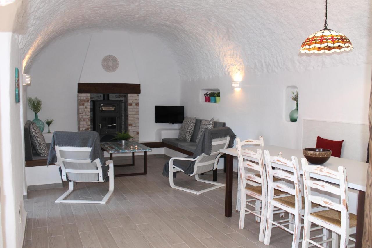 Cuevas Adonia — hotel in Freila