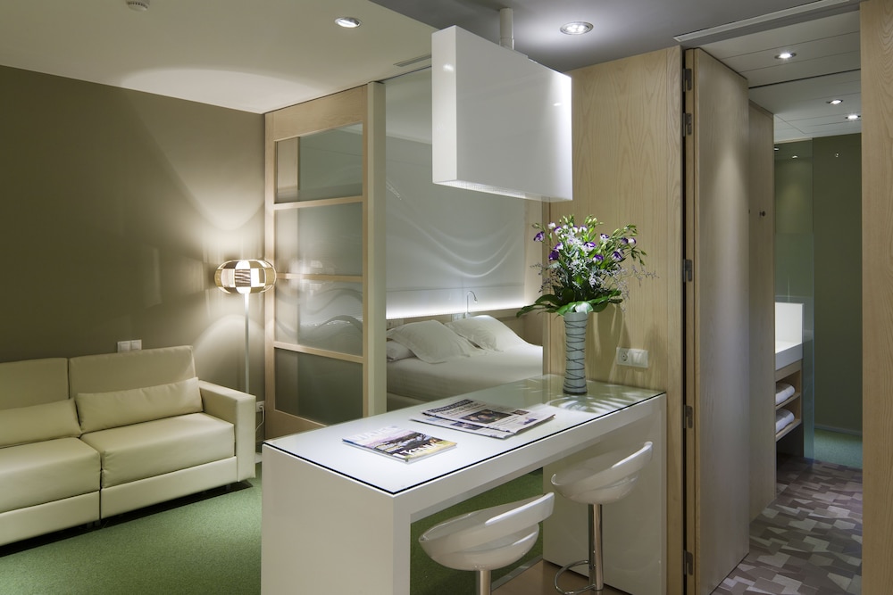 Ako Suite — 4-Star Luxury Hotel in Barcelona, Spain