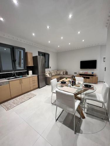 Kontis' Furnished Apartment — 4-Star Luxury Hotel in Loutraki, Greece