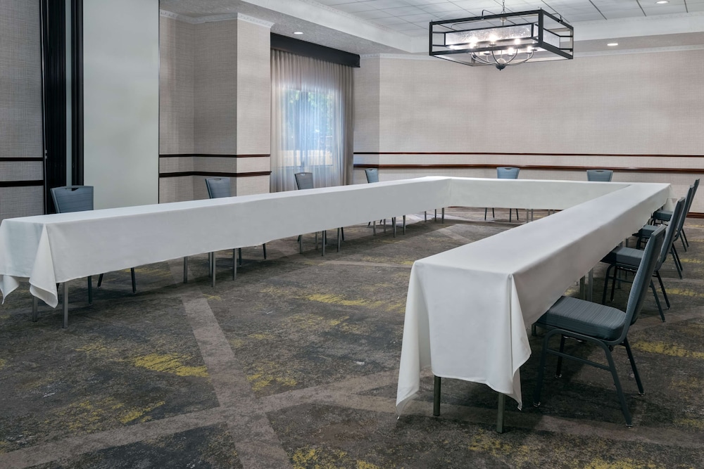Embassy Suites by Hilton Dallas Park Central Area - photo 61