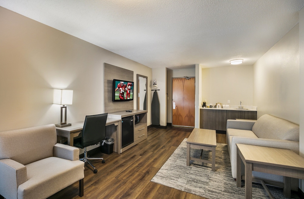 Red Roof Inn PLUS Boston Logan - photo 16