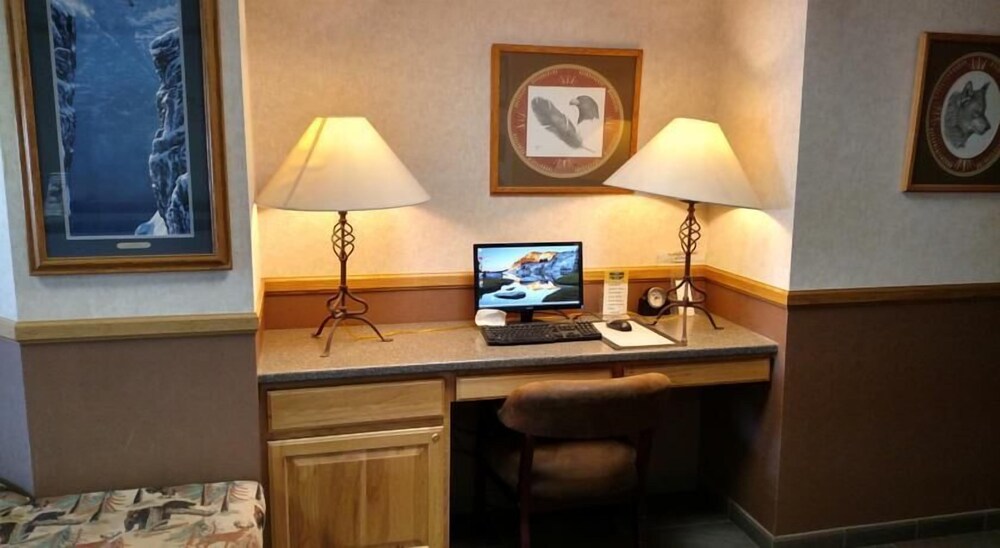 Beartooth Inn - photo 3