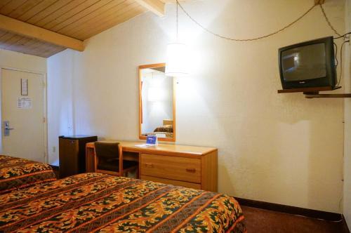 E Z 8 Motel San Jose Ii - photo 20