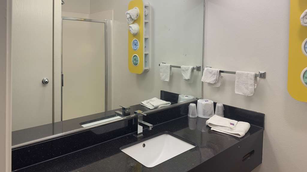 Motel 6 Waterloo IA - photo 16