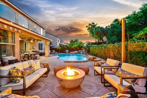 Enchanting Clovis Haven with Hot Tub and Private Pool — hotel in Clovis