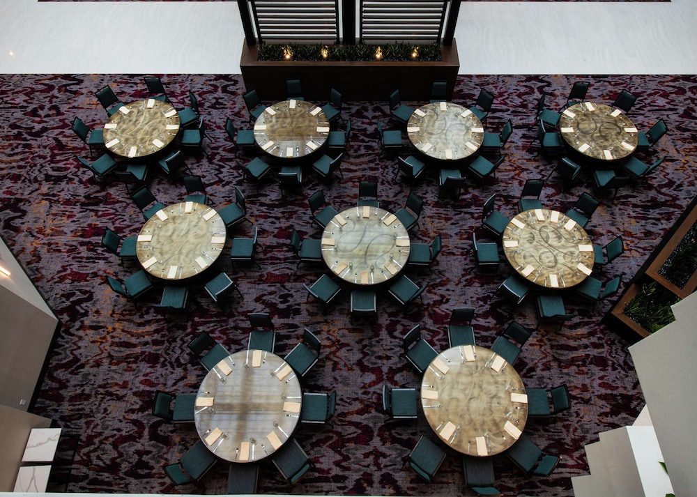 Embassy Suites by Hilton Walnut Creek - photo 47