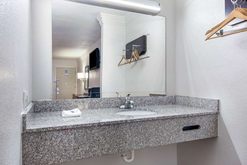 Motel 6 Marshall TX - photo 19