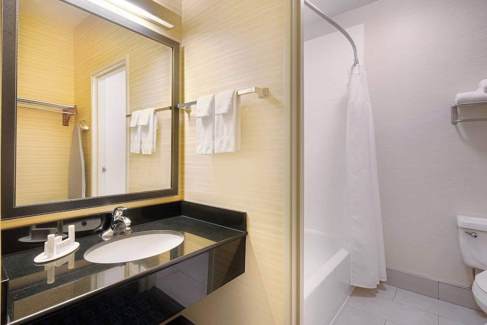 Fairfield Inn & Suites by Marriott Austin University Area - photo 19