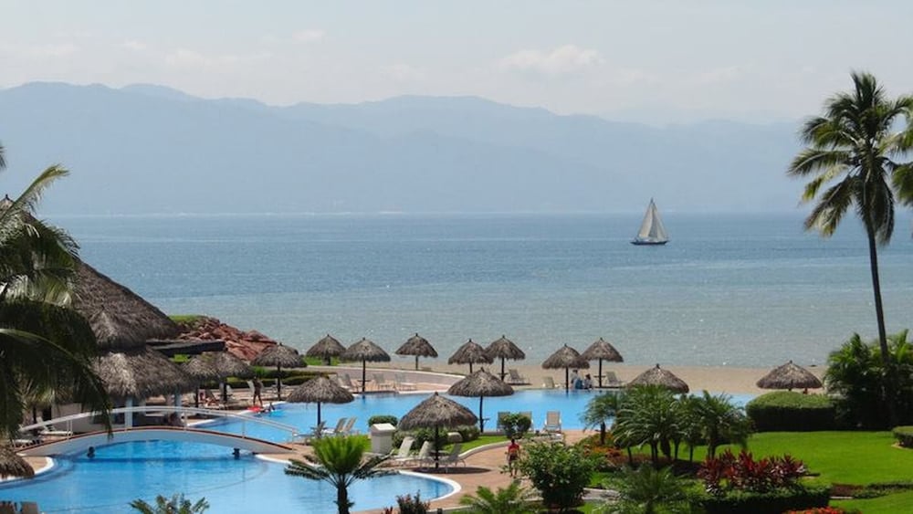 Unlimited Luxury Carrillo's Condo — 4-Star Luxury Hotel in Puerto Vallarta, Mexico