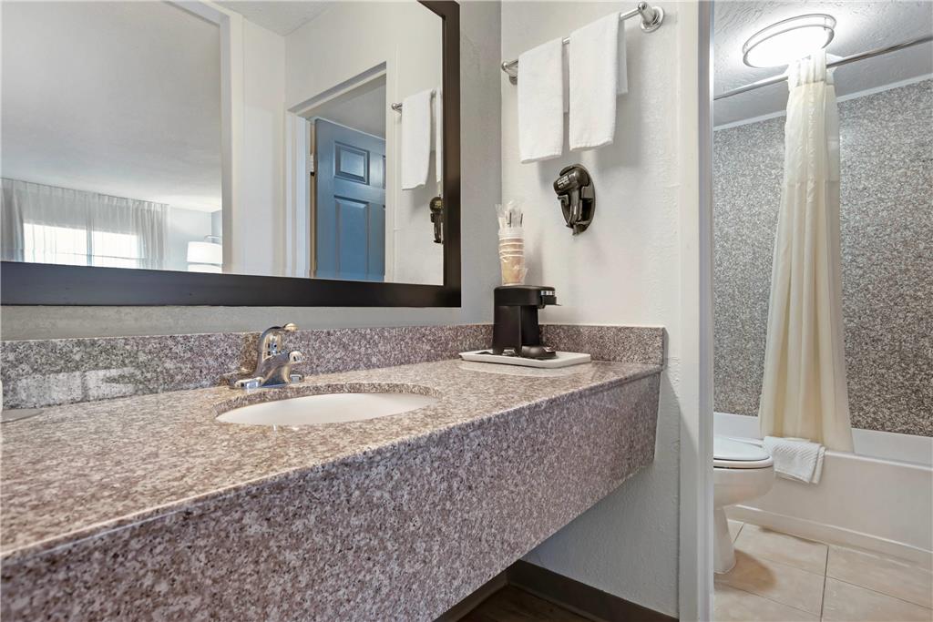 Quality Inn & Suites near Lake Eufaula - photo 22