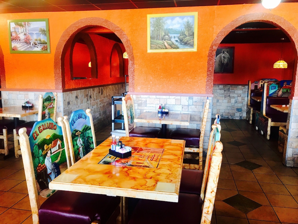 Milan Inn & Suites - photo 19