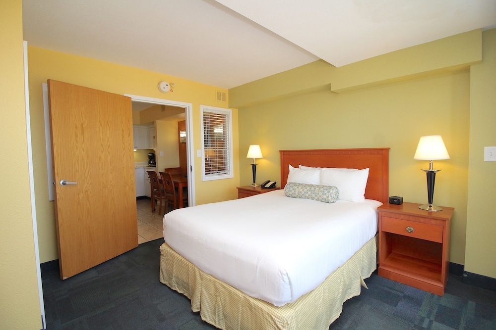 Ocean Sands Resort Oceanfront Virginia Beach by Vacatia - photo 7