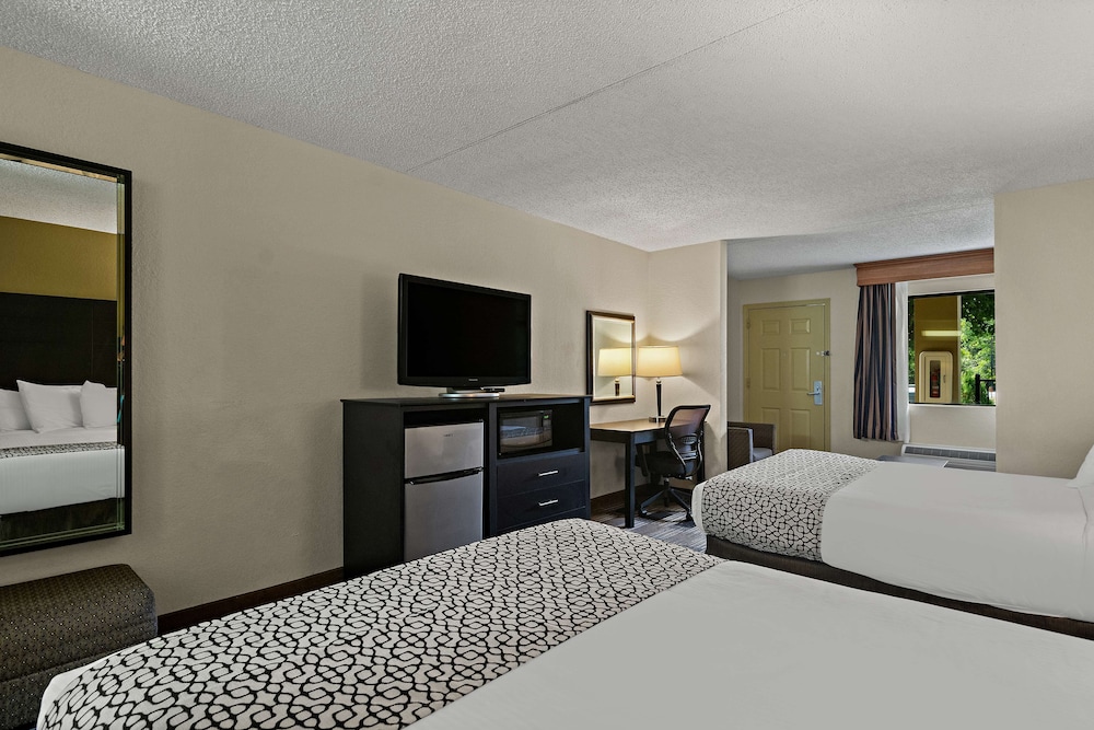 Best Western Windsor Suites - photo 24