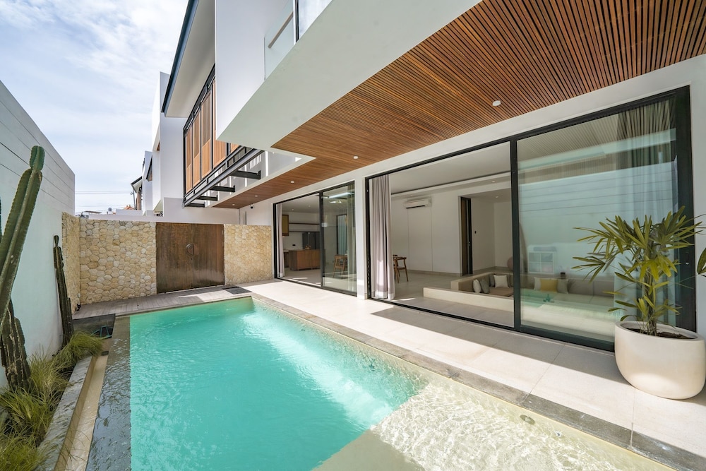 RHYS Villa Pererenan — 4-Star Luxury Hotel in Canggu, Indonesia