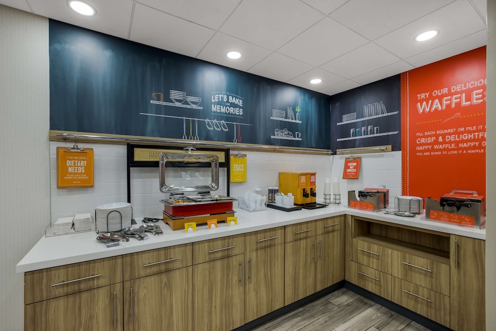 Hampton Inn Linden - photo 29