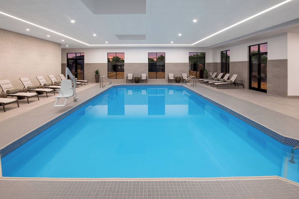 Marriott Madison West - photo 24