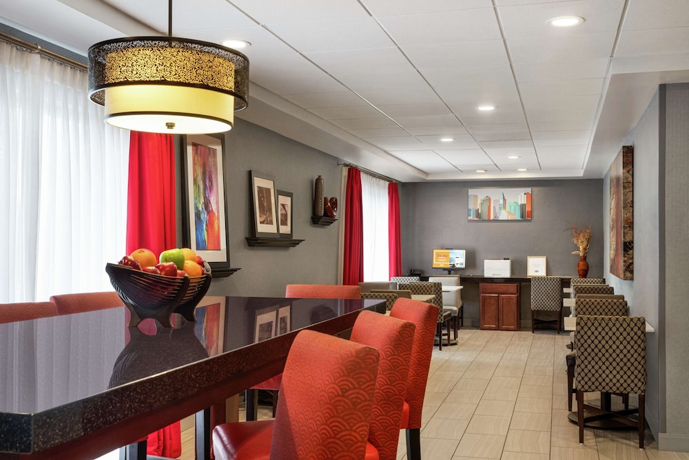 Hampton Inn Kansas City Blue Springs - photo 35