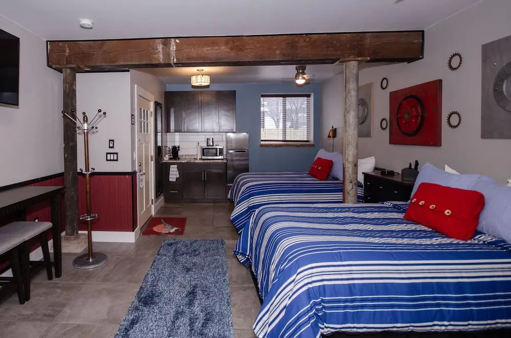 Tobacco Warehouse Inn - photo 5
