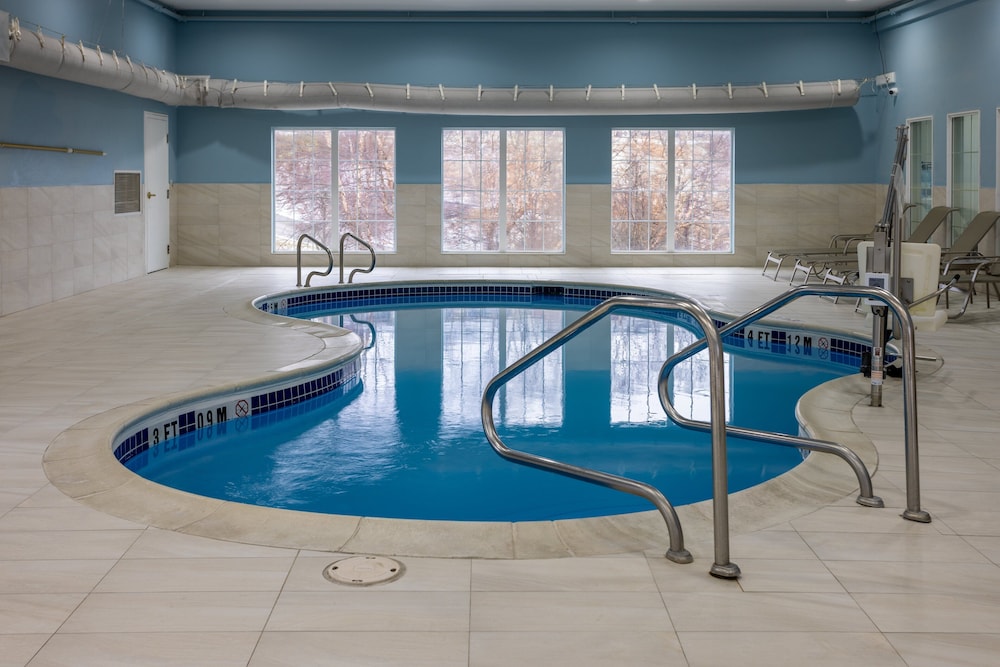 Holiday Inn Express & Suites Center Township by IHG - photo 15