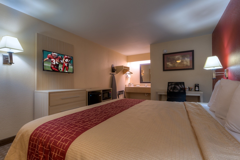 Red Roof Inn Memphis East - photo 10