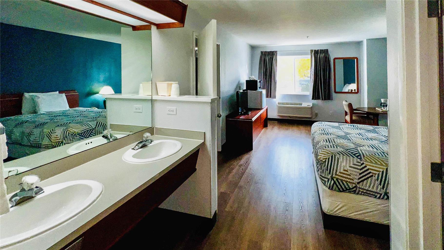 Studio 6 Suites Portland OR I 5 OHSU - photo 42