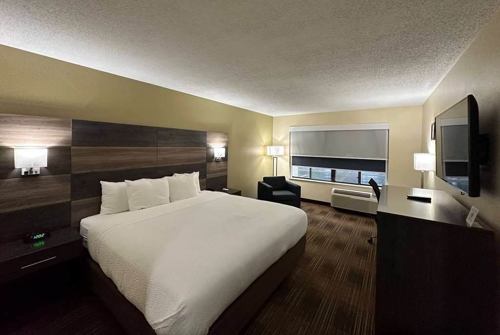 AmericInn by Wyndham Fort Atkinson - photo 9