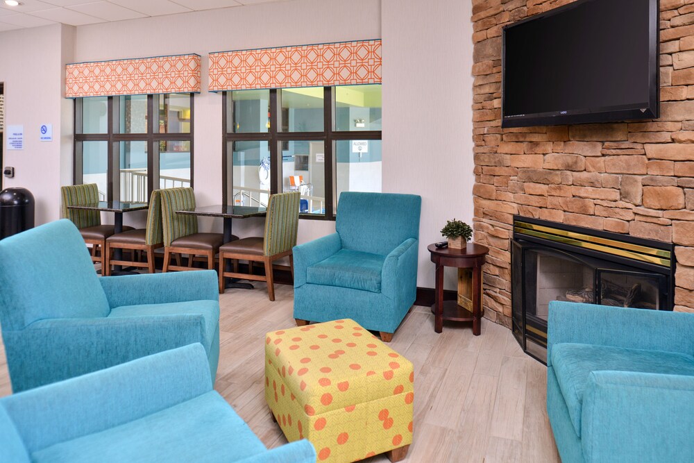 Holiday Inn Express & Suites Central Omaha by IHG - photo 30