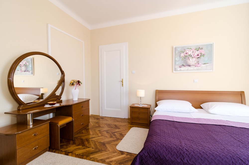 Apartment & Room Ivela — 4-Star Luxury Hotel in Dubrovnik, Croatia