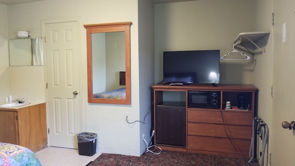 Quick Stop Motel - photo 24