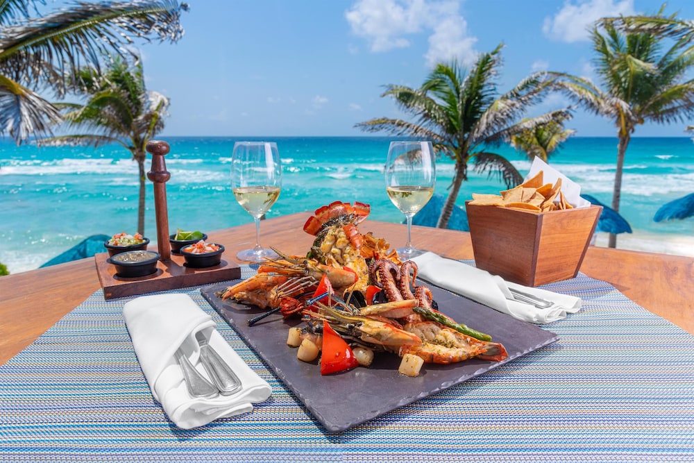 The Grand Oasis Cancun All Inclusive