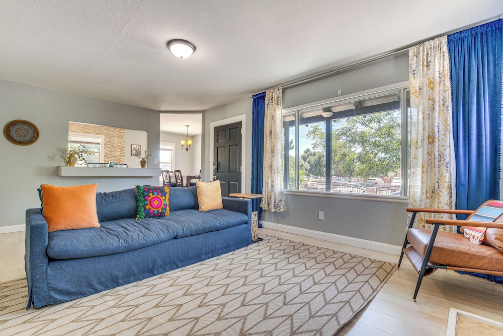 4 Mi To Csusb Updated Home Near Shops And Eats 22250243 — San Bernardino