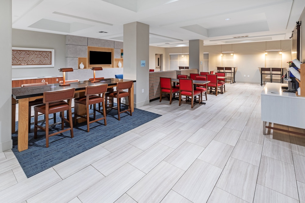 Holiday Inn Express & Suites West by IHG - photo 28