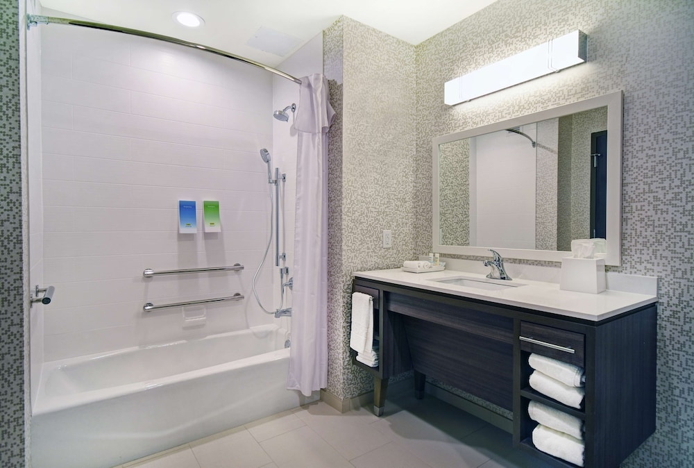 Home2 Suites by Hilton Beloit - photo 25