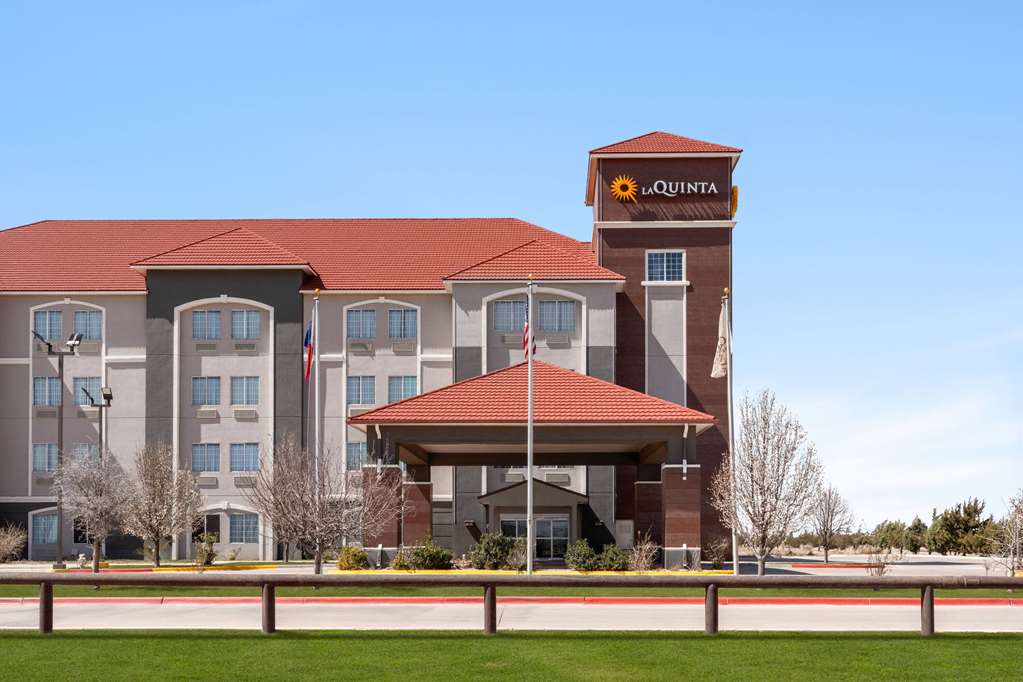 La Quinta Inn & Suites by Wyndham Dumas in Dumas, United States