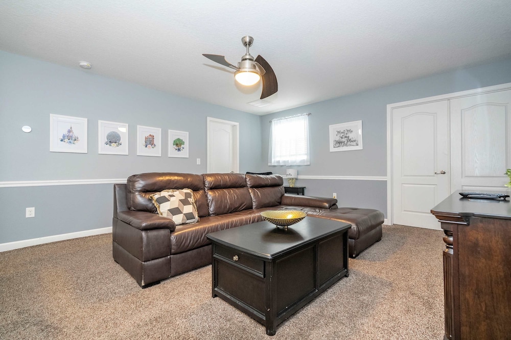 1400 Stunning 8bed with amazing game room - photo 44