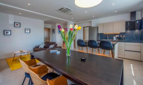 Apartmani MIR 1954 Varaždin — 4-Star Luxury Hotel in Varazdin, Croatia
