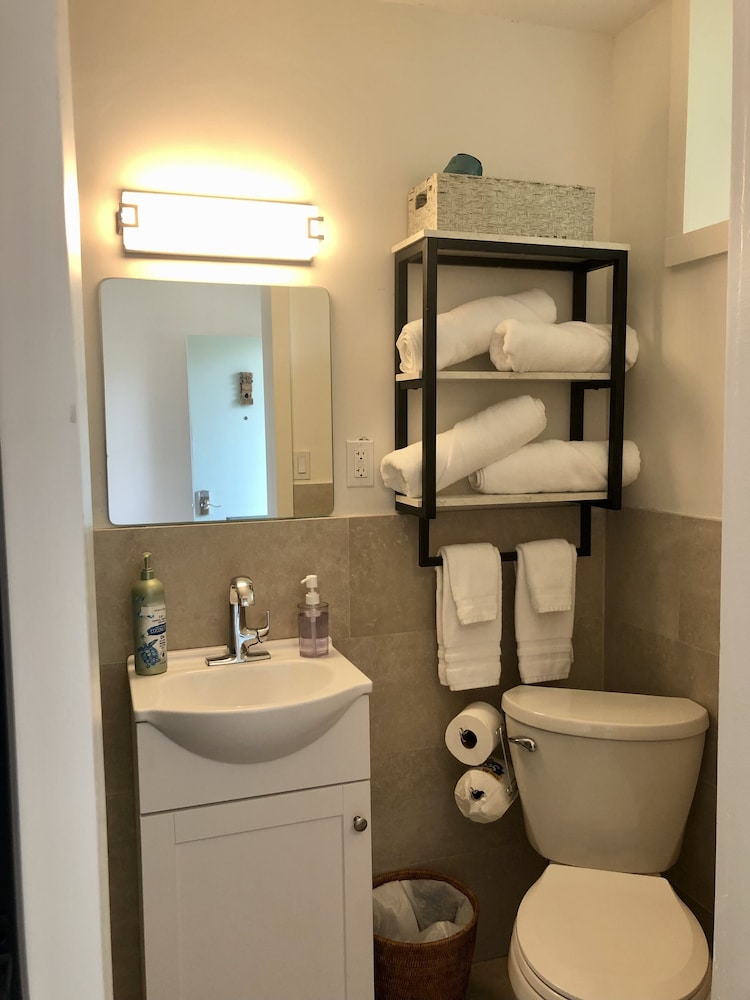 Kona Tiki Hotel - photo 41