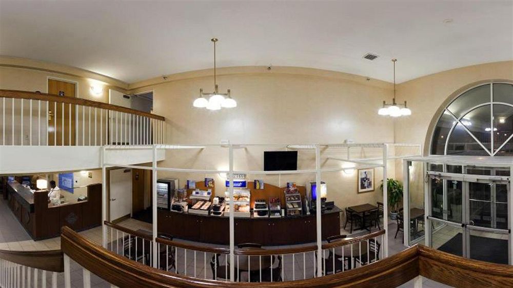 Holiday Inn Express At Drake University - photo 23