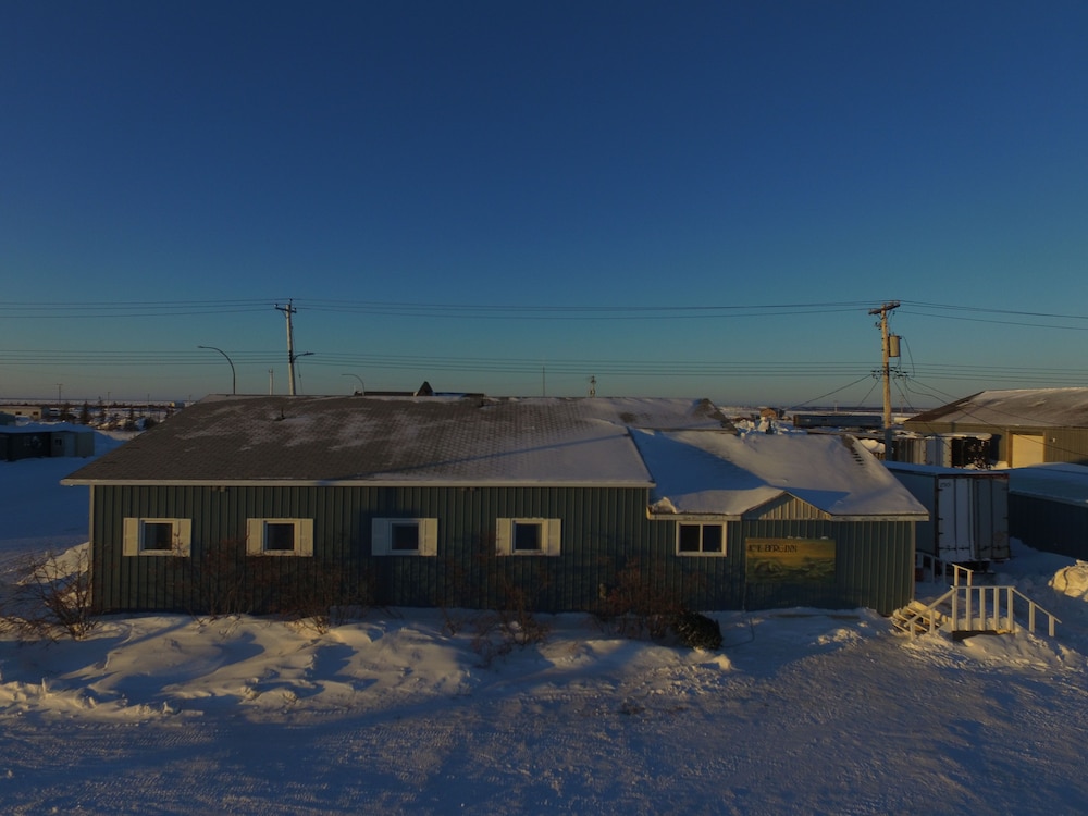 Iceberg Inn - carbon neutral hotel in Unknown City