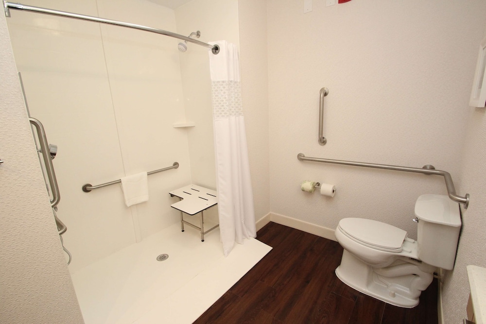 Hampton Inn Suffolk - photo 36