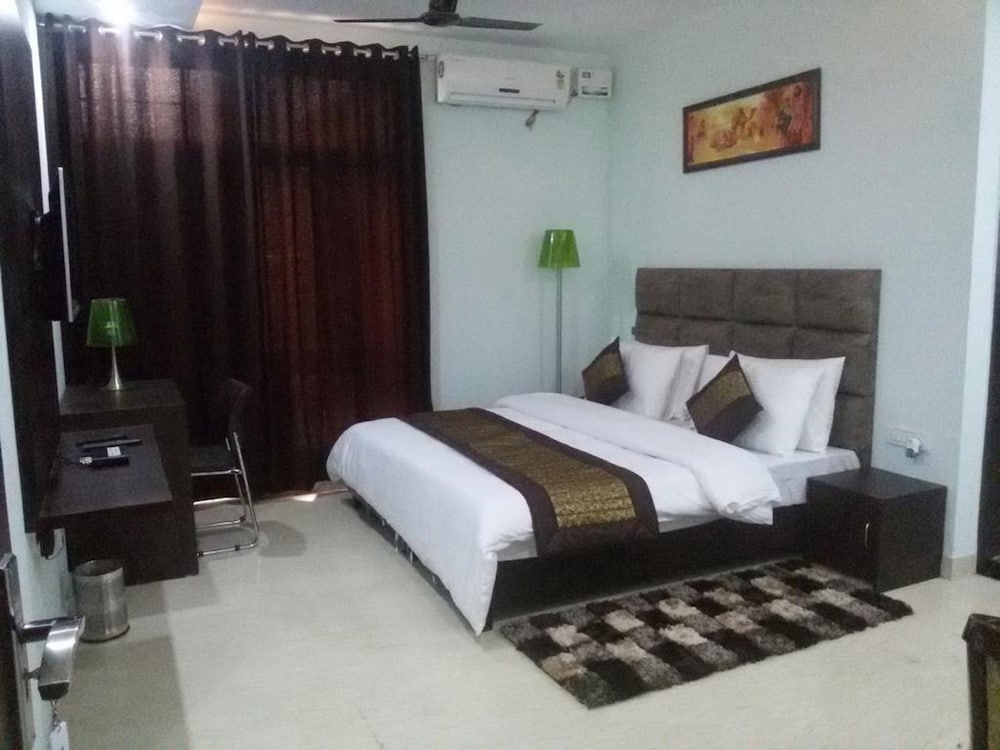 Smart Rooms - carbon neutral hotel in Gurgaon