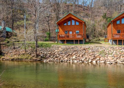 Lighthouse Harbor - carbon neutral hotel in Pigeon Forge