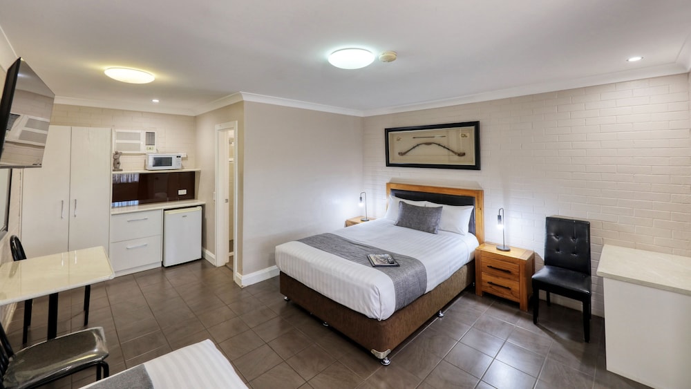 Country Leisure Motor Inn — 4-Star Luxury Hotel in Dubbo, Australia