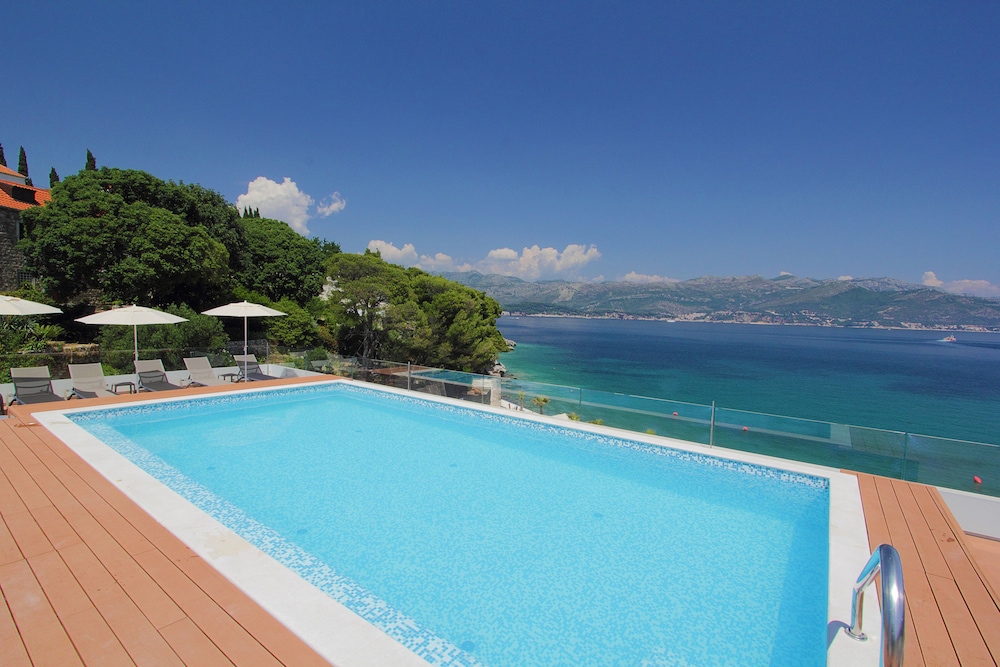 Kalamota Beach House — 4-Star Luxury Hotel in Dubrovnik, Croatia