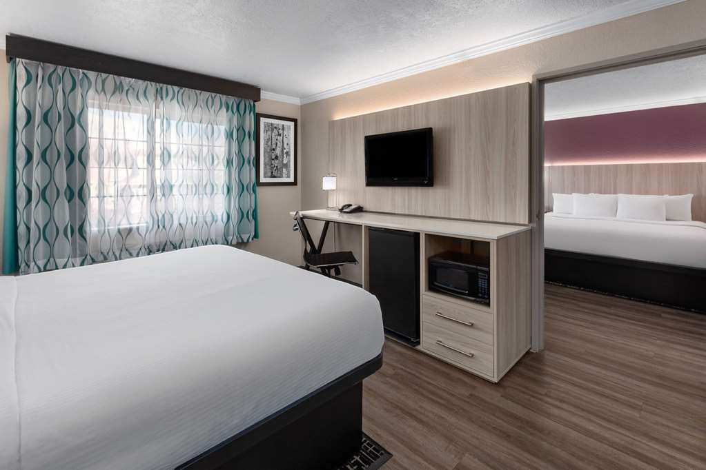 La Quinta Inn & Suites by Wyndham North Orem - photo 23