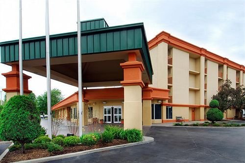 The Waverton Hotel — hotel in Elmhurst