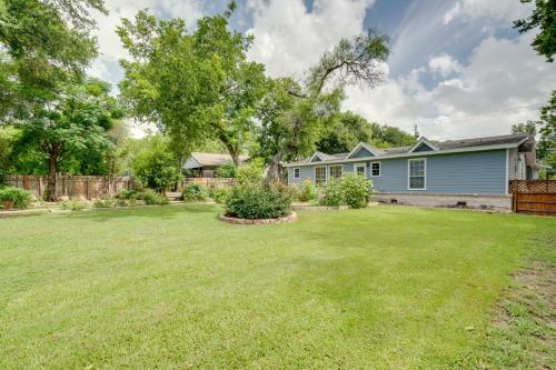 6 Mi to Dtwn Austin Home with 2 Patios and Grill — 4-Star Luxury Hotel in Austin, United States