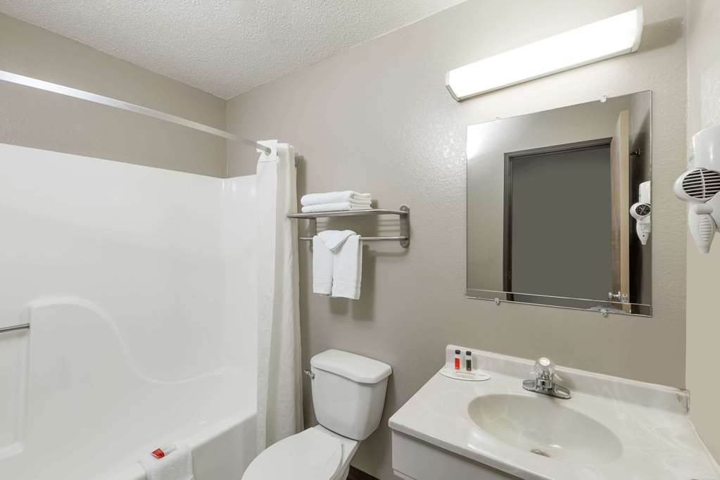 Super 8 by Wyndham Hays KS - photo 6