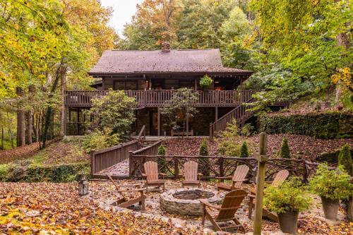 Blackberry Creek Cabin — 4-Star Luxury Hotel in Blowing Rock, United States